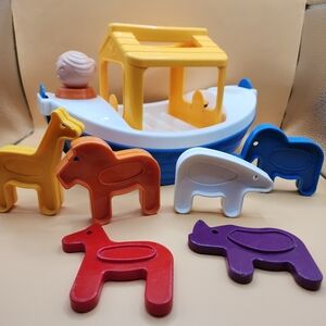 Tupperware Noah's Ark TupperToy Children's Boat and Animals Kids Play Set